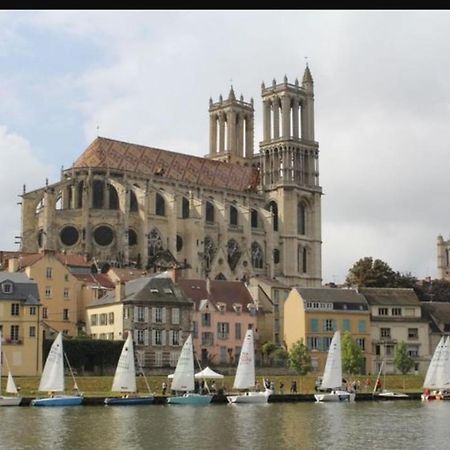 Verdun Mantes-la-Jolie Exterior photo