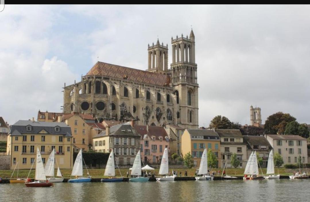Verdun Mantes-la-Jolie Exterior photo